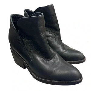 Dolce Vita Womens Teague Black LEATHER bootie size 9 EUC